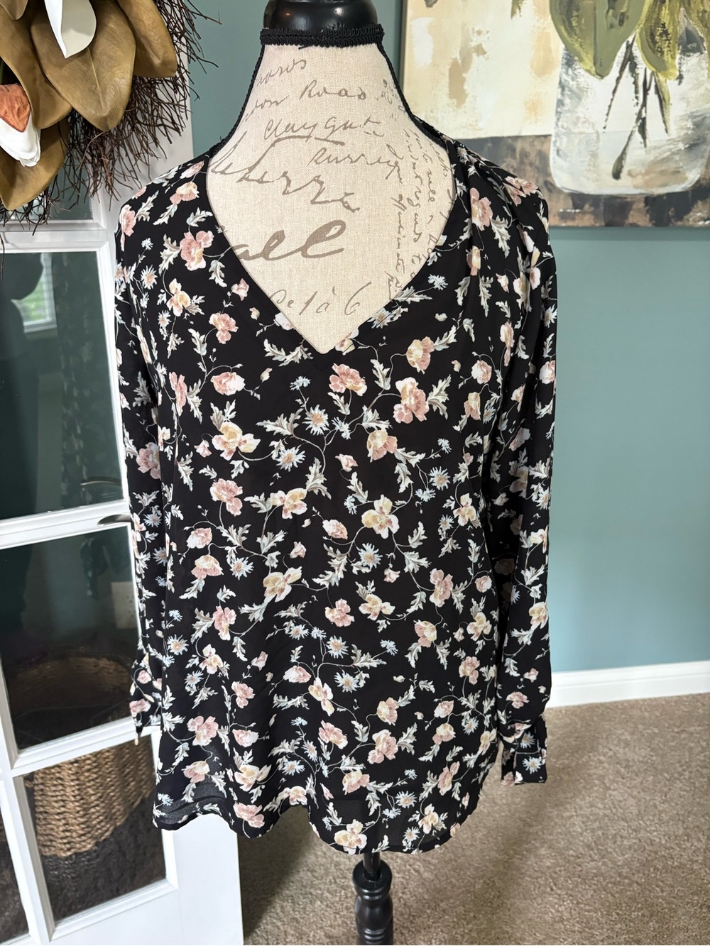 CeCe Black Floral V-Neck Long Sleeve Blouse
